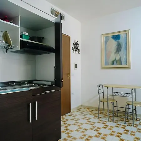 Comodo Nel Centro Storico Di